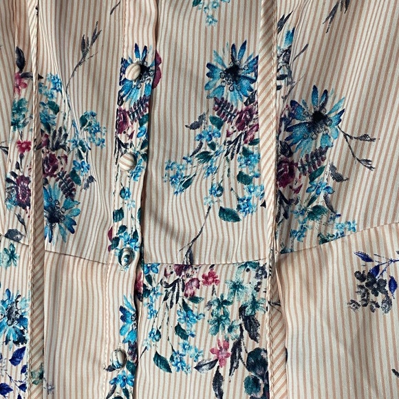 Ladies SOLGEE M Floral Dress 
No size tag 
Check the measurements for sure fit - Picture 5 of 6